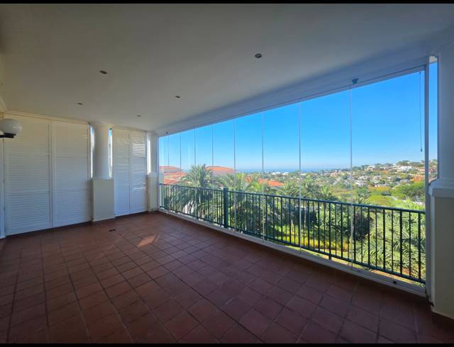 3 BEDROOM APARTMENT FOR SALE IN LA LUCIA